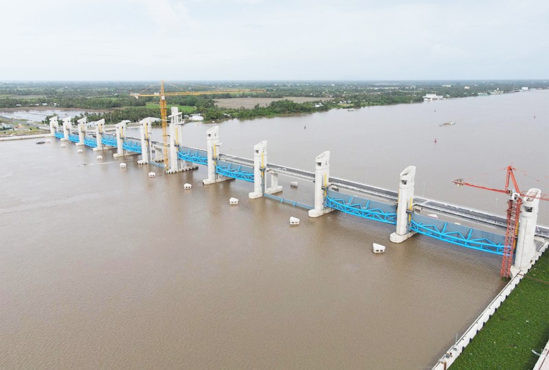 Bạn hiểu gì về cống ngăn mặn?