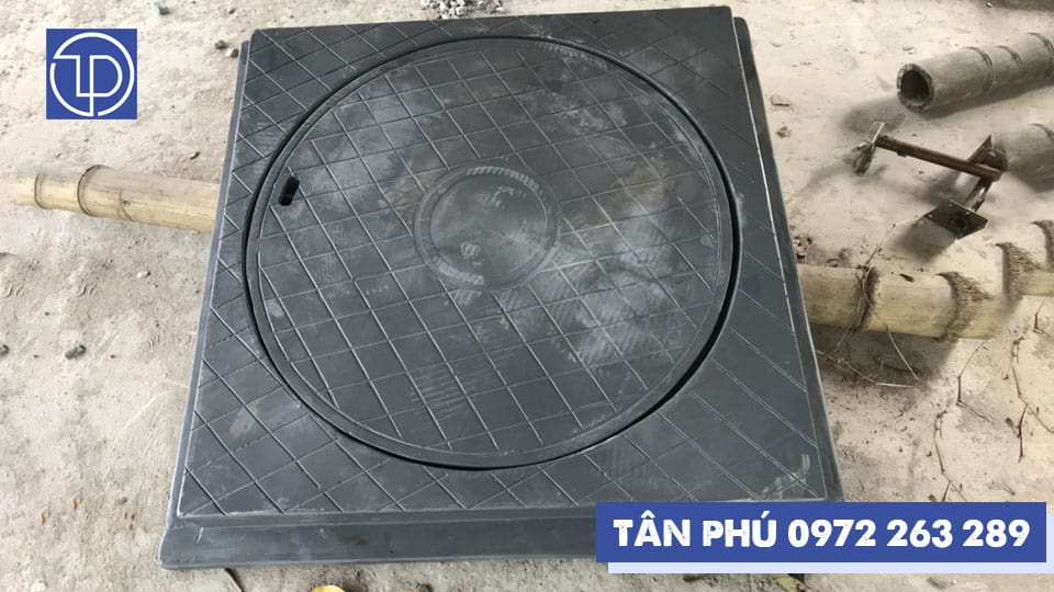 Nắp hố ga composite 850x850 khung dương của Tân Phú sau sản xuất