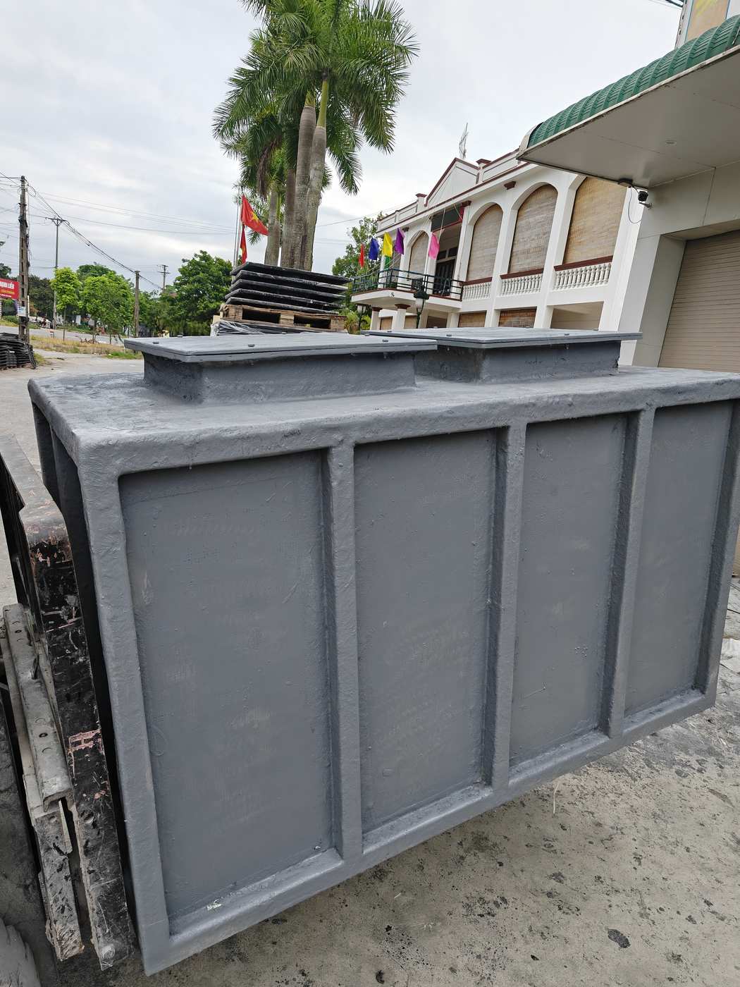bàn giao bồn chứa nước composite tại công trình